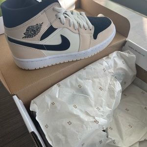 Air Jordan mid 1 barely orange